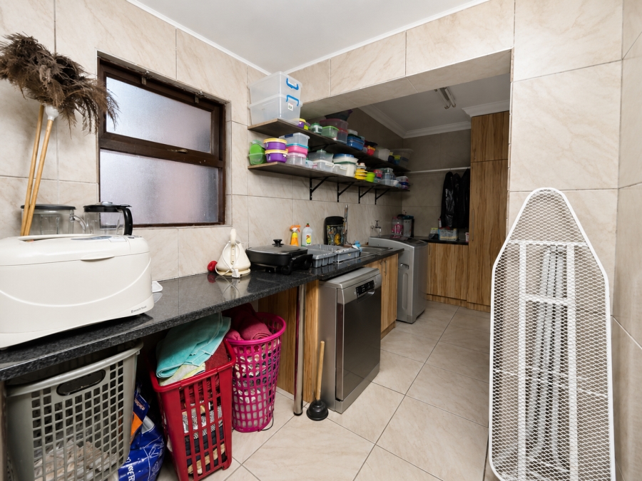 5 Bedroom Property for Sale in Melodie North West